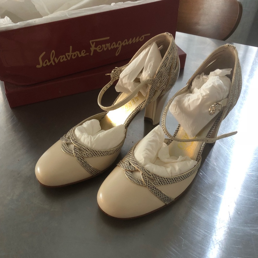 Ferragamo Women’s heels. NIB. Style Bennala, 5 1/2
